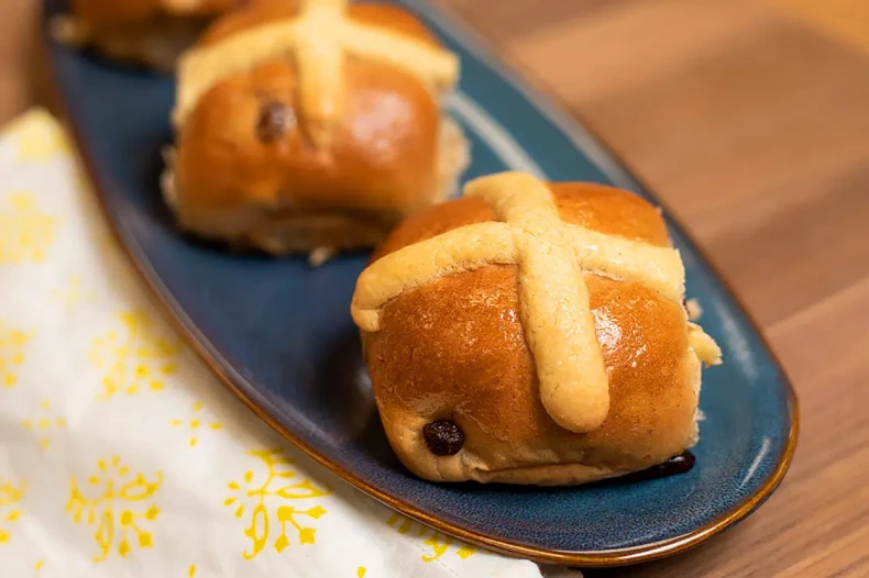Hot-Cross-Buns_Page_Full.jpg