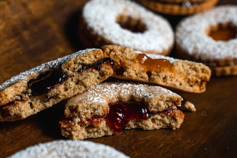 Spelt-Linzer-Cookies_Page_Full.jpg